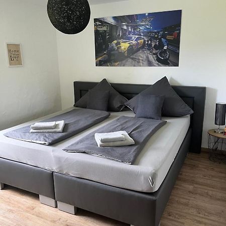 Gaestezimmer Melina Am Nuerburgring Adenau Dış mekan fotoğraf