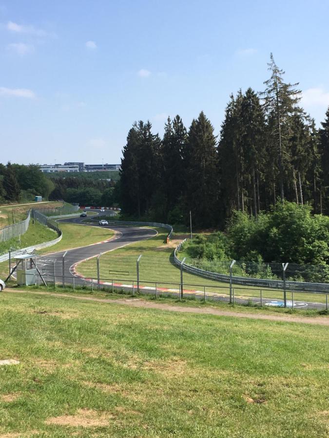 Gaestezimmer Melina Am Nuerburgring Adenau Dış mekan fotoğraf