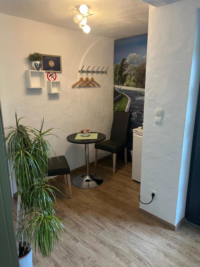 Gaestezimmer Melina Am Nuerburgring Adenau Dış mekan fotoğraf